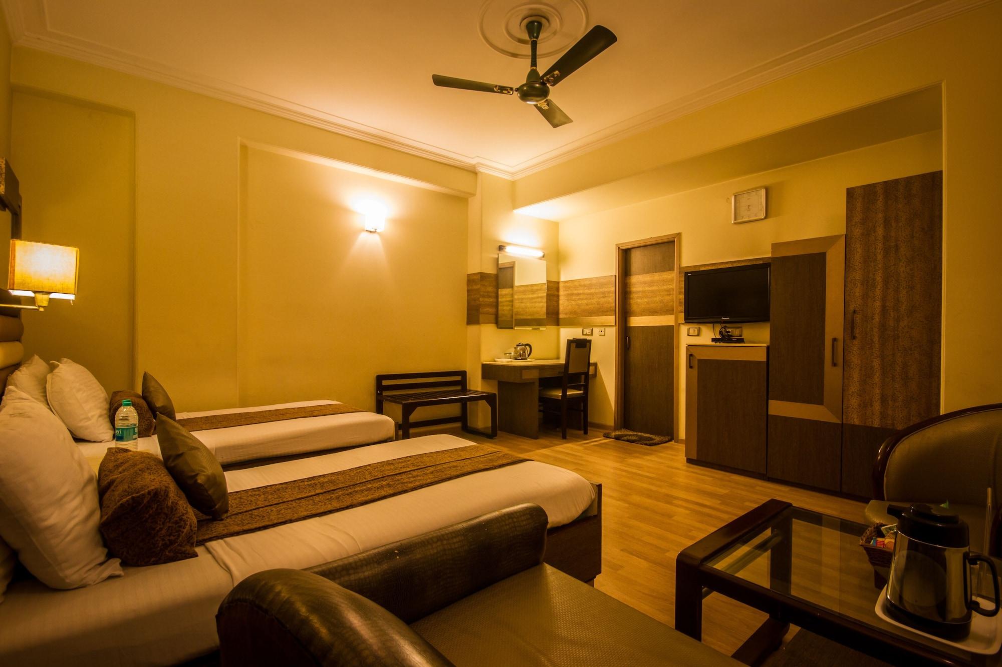 The Suncourt Hotel Yatri Delhi  Exterior foto