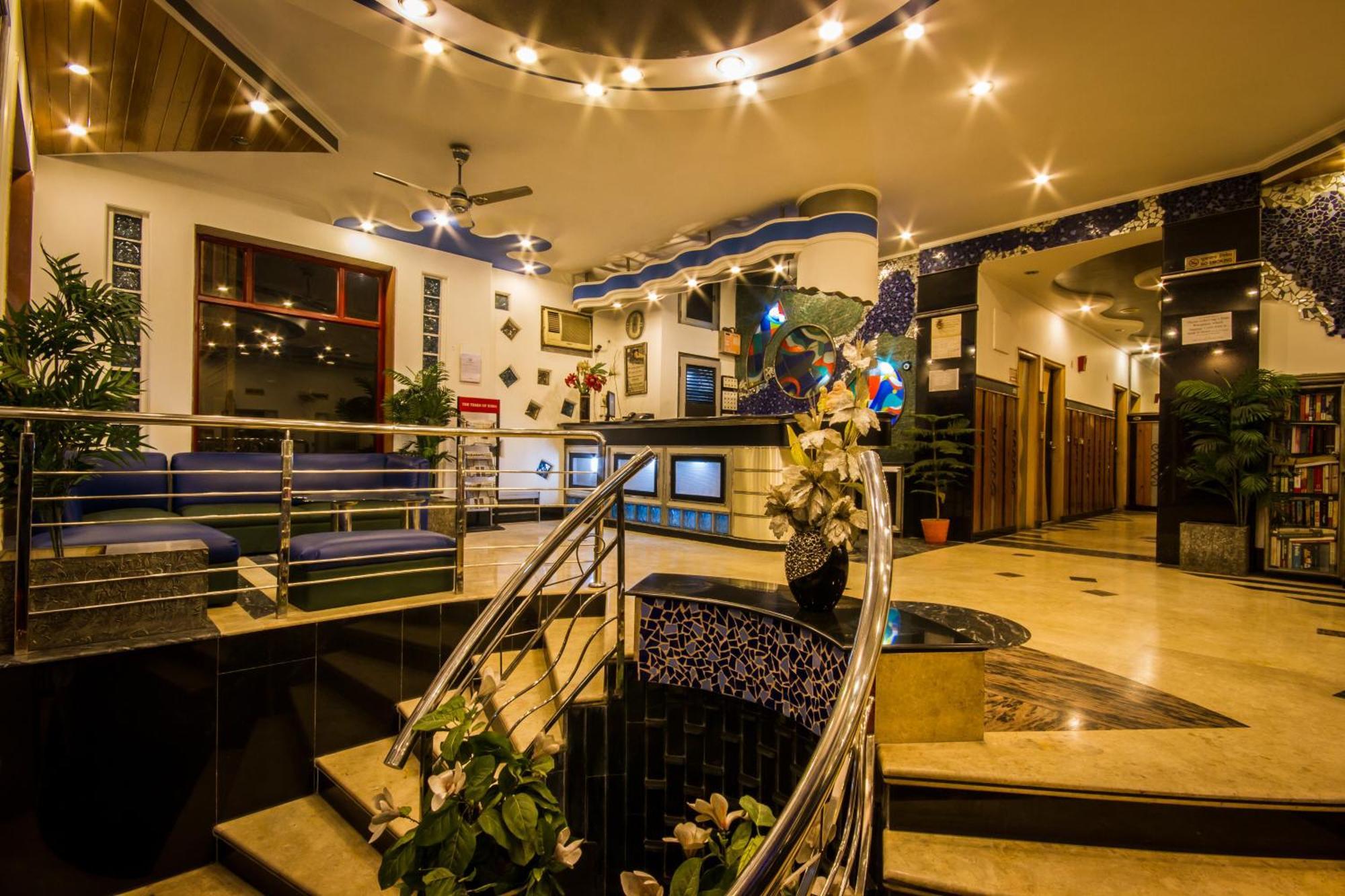 The Suncourt Hotel Yatri Delhi  Exterior foto